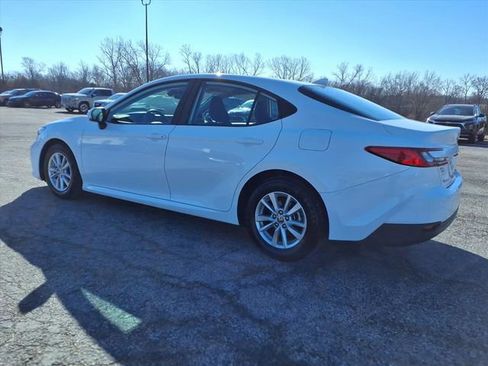 Used 2025 Toyota Camry LE image 20