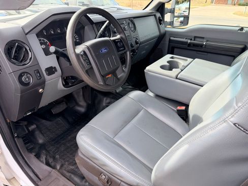 Used 2012 Ford F250 XL w/ PWR Equipment Group image 9