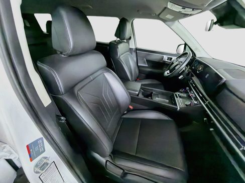 Used 2025 Hyundai Santa Fe SEL FWD image 31