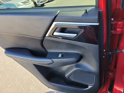 Used 2022 Mitsubishi Outlander SE image 17