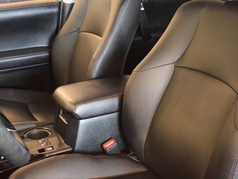 Used 2018 Toyota 4Runner TRD Off-Road Premium image 94