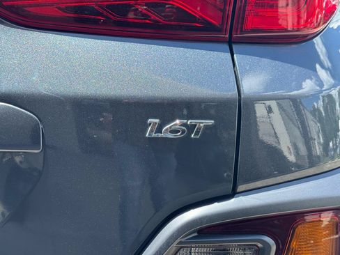 Used 2019 Hyundai Kona Limited FWD image 12