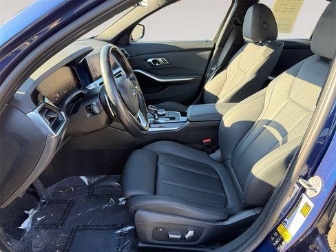 Used 2019 BMW 330i xDrive Sedan w/ Driving Assistance Package image 9