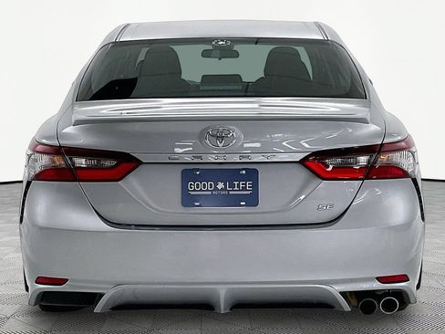 Used 2023 Toyota Camry SE FWD image 5