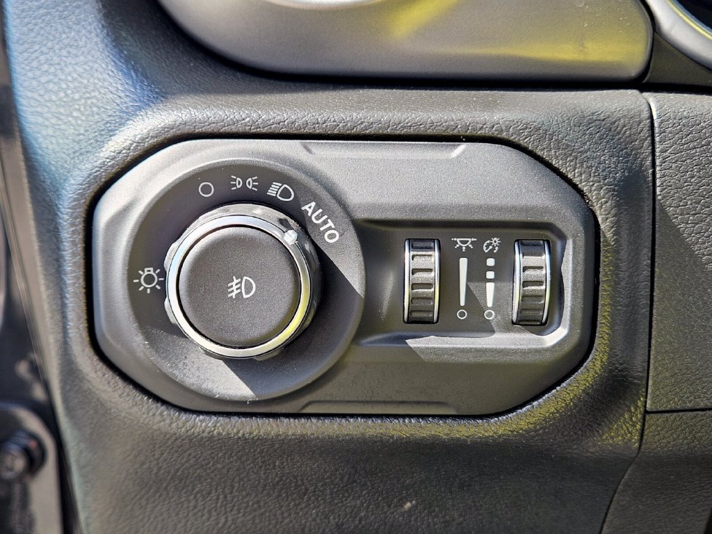 Used 2022 Jeep Wrangler Unlimited Sport AWD/4WD image 22