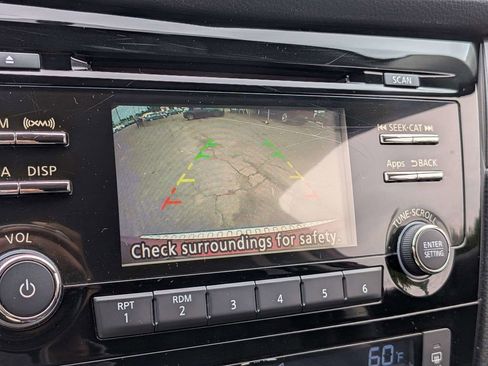 Used 2015 Nissan Rogue SV w/ SV Moonroof Package FWD image 21