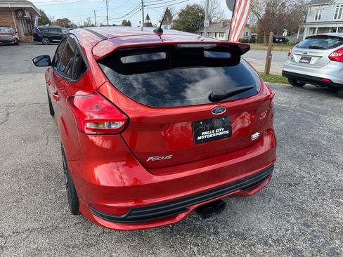Used 2018 Ford Focus ST image 11