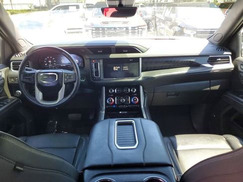 Used 2023 GMC Yukon Denali w/ Denali Reserve Package image 11