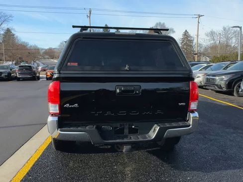 Used 2016 Toyota Tacoma SR5 image 7