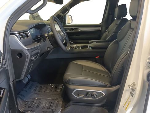 New 2026 Jeep Grand Wagoneer L Limited AWD/4WD image 19
