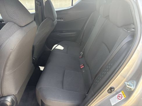 Used 2018 Toyota C-HR XLE FWD image 15