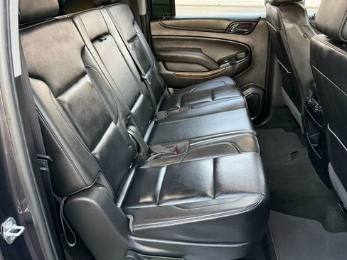 Used 2018 Chevrolet Suburban LT image 14