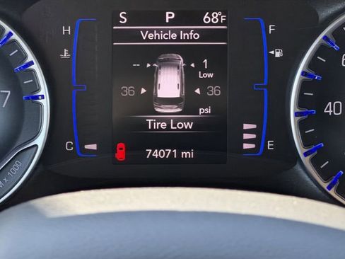 Used 2023 Chrysler Voyager LX image 14