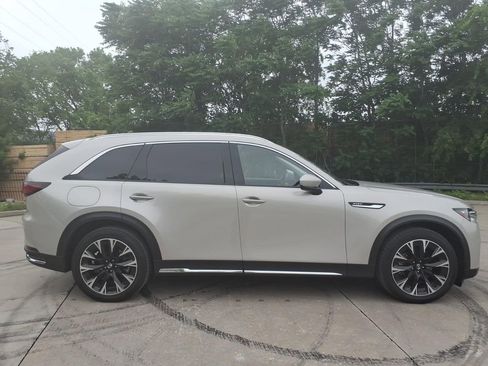 Used 2024 MAZDA CX-90 Plug-In Hybrid w/ Premium Pkg AWD/4WD image 2