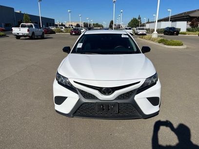 Used 2020 Toyota Camry SE w/ Carpet Mat Package
