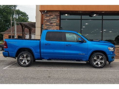 Used 2022 RAM 1500 Laramie AWD/4WD image 2