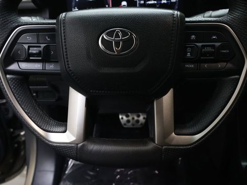 Used 2024 Toyota Tacoma TRD Sport AWD/4WD image 18