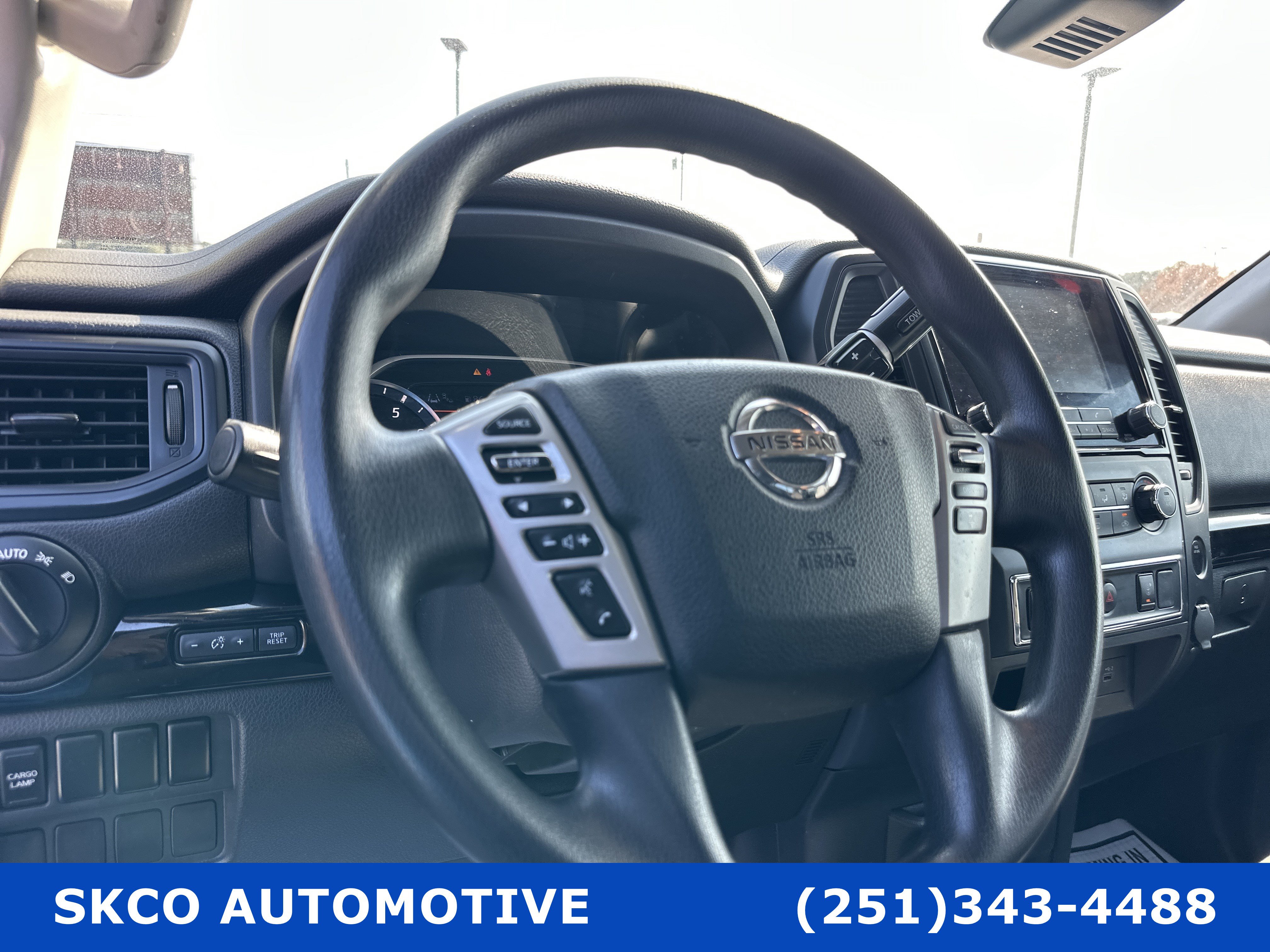 Used 2022 Nissan Titan SV RWD image 19