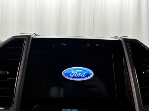 Used 2017 Ford F150 Lariat w/ Equipment Group 502A Luxury AWD/4WD image 14