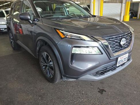 Used 2022 Nissan Rogue SV AWD/4WD image 2