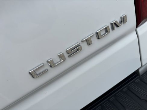Used 2024 Chevrolet Silverado 1500 Custom image 10