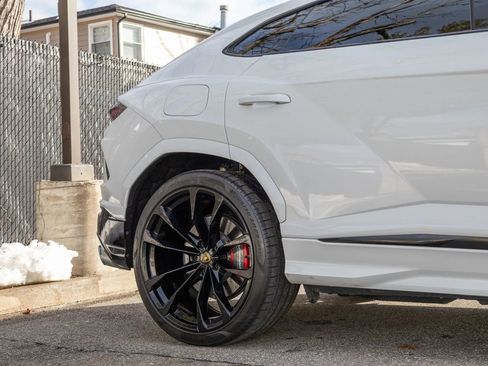 Used 2022 Lamborghini Urus image 31