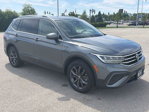 Certified 2023 Volkswagen Tiguan SE AWD/4WD image 1