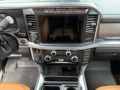 Used 2024 Ford F450 Platinum w/ FX4 Off-Road Package image 19