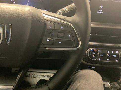 Used 2025 Buick Envista Sport Touring w/ Convenience I Package FWD image 21