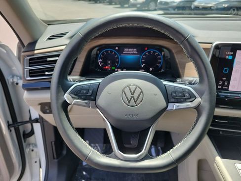 Used 2024 Volkswagen Atlas SE FWD image 25