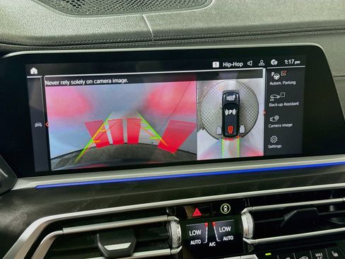 Used 2021 BMW X7 xDrive40i w/ M Sport Package AWD/4WD image 3
