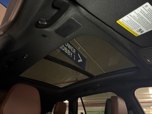 New 2026 Lincoln Aviator Reserve AWD/4WD image 13