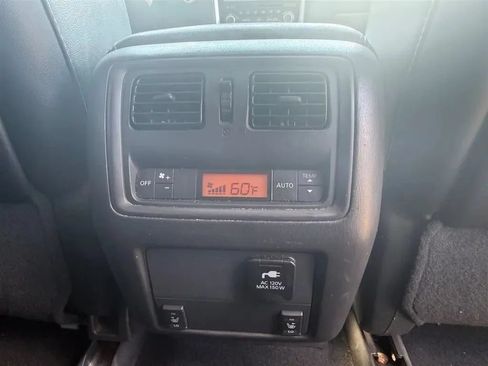 Used 2015 Nissan Pathfinder Platinum FWD image 32