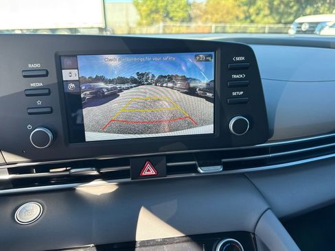 New 2025 Hyundai Elantra Sport image 18