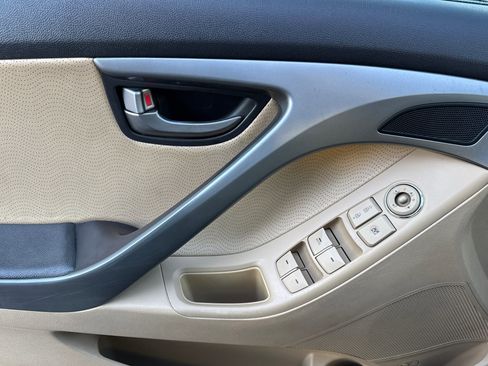 Used 2012 Hyundai Elantra Limited w/ Technology Pkg 5 image 11