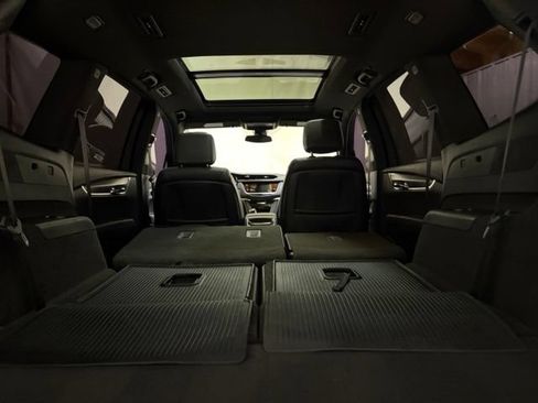 Used 2024 Cadillac XT6 Luxury w/ LPO, Floor Liner Package AWD/4WD image 16