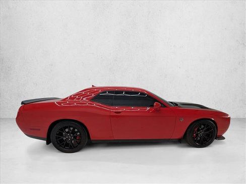 Used 2015 Dodge Challenger SRT Hellcat image 4