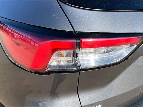 Used 2022 Ford Escape SE image 21