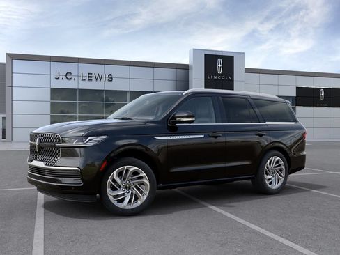 New 2027 Lincoln Navigator Reserve AWD/4WD image 2