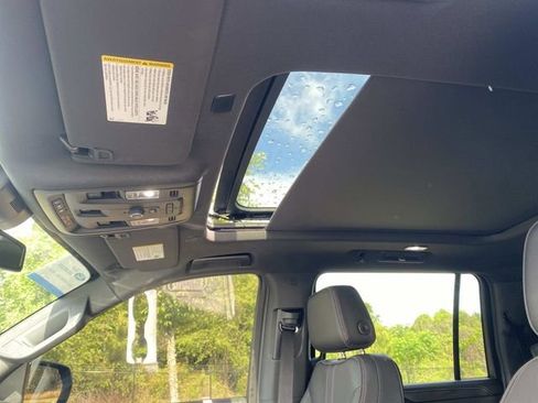 Used 2023 Chevrolet Suburban RST AWD/4WD image 24