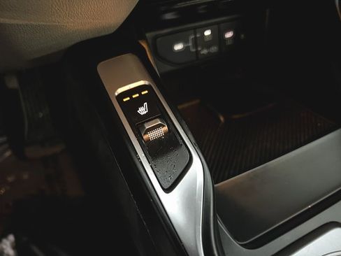 Used 2025 Kia Sorento EX image 21