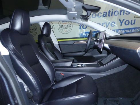 Used 2024 Tesla Model Y Long Range RWD image 7