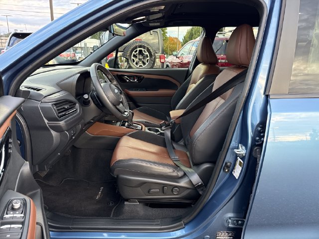 Used 2025 Subaru Forester Touring AWD/4WD image 14
