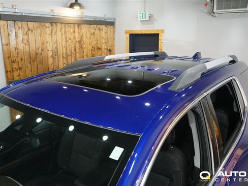 Used 2023 GMC Acadia SLE w/ Infotainment Package AWD/4WD image 7