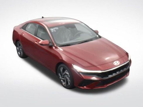 Used 2025 Hyundai Elantra SEL image 21