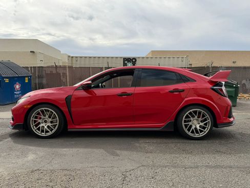 Used 2018 Honda Civic Type R image 6