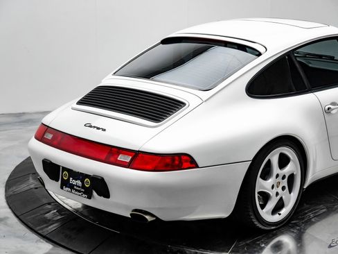Used 1996 Porsche 911 GT3 RS image 22