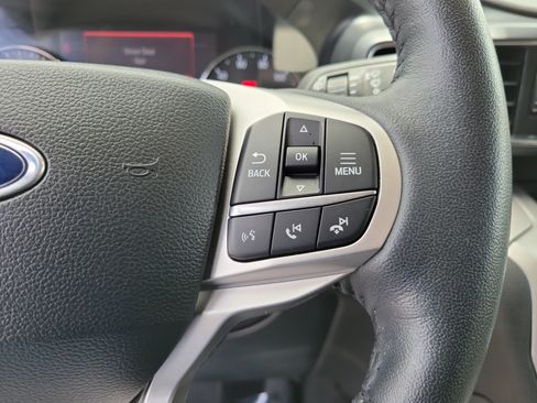 Used 2024 Ford Explorer XLT w/ Equipment Group 202A RWD image 24