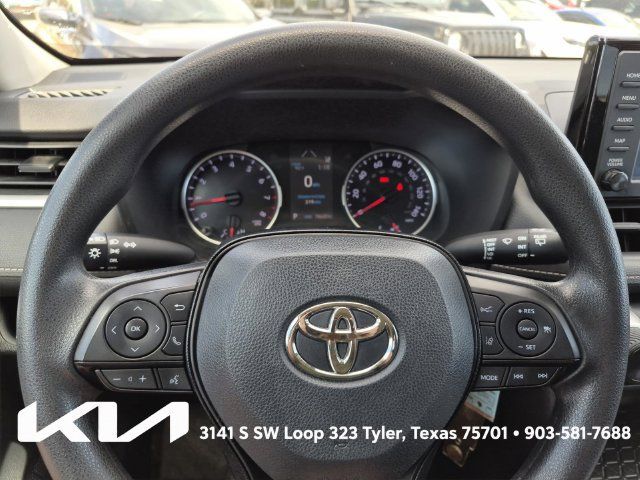 Used 2019 Toyota RAV4 LE FWD image 25