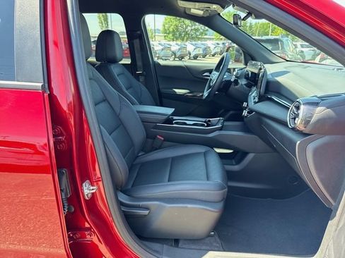 Used 2025 Chevrolet Equinox LT w/ Convenience Package II AWD/4WD image 9